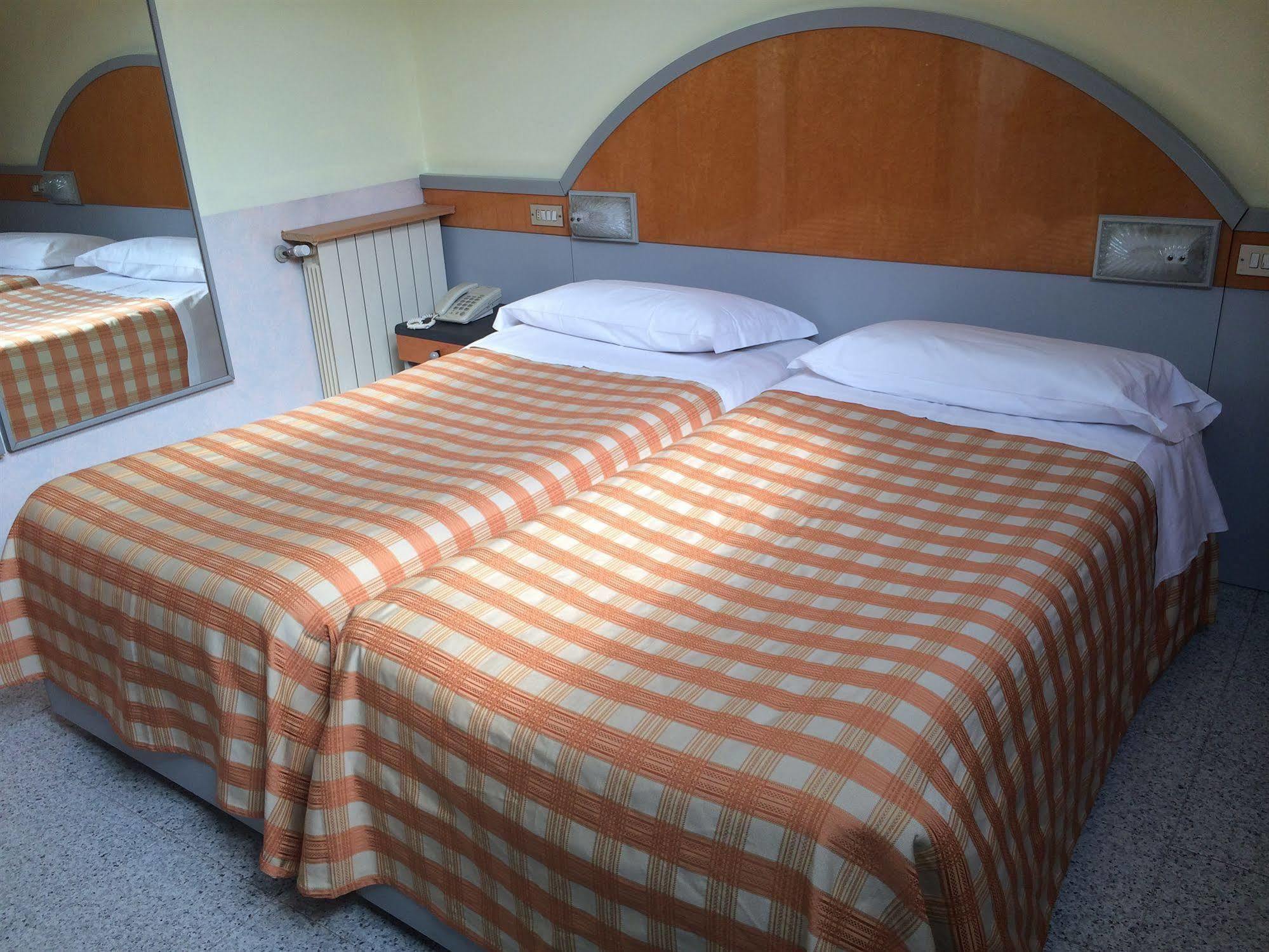 Hotel Mazzini Letojanni Extérieur photo