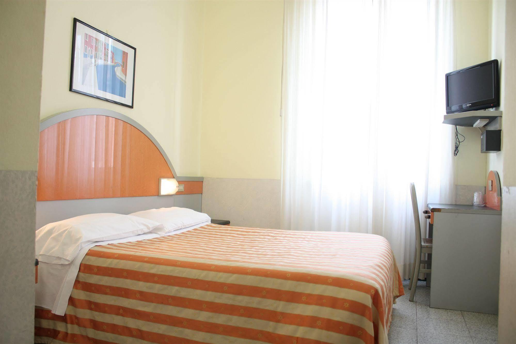 Hotel Mazzini Letojanni Chambre photo